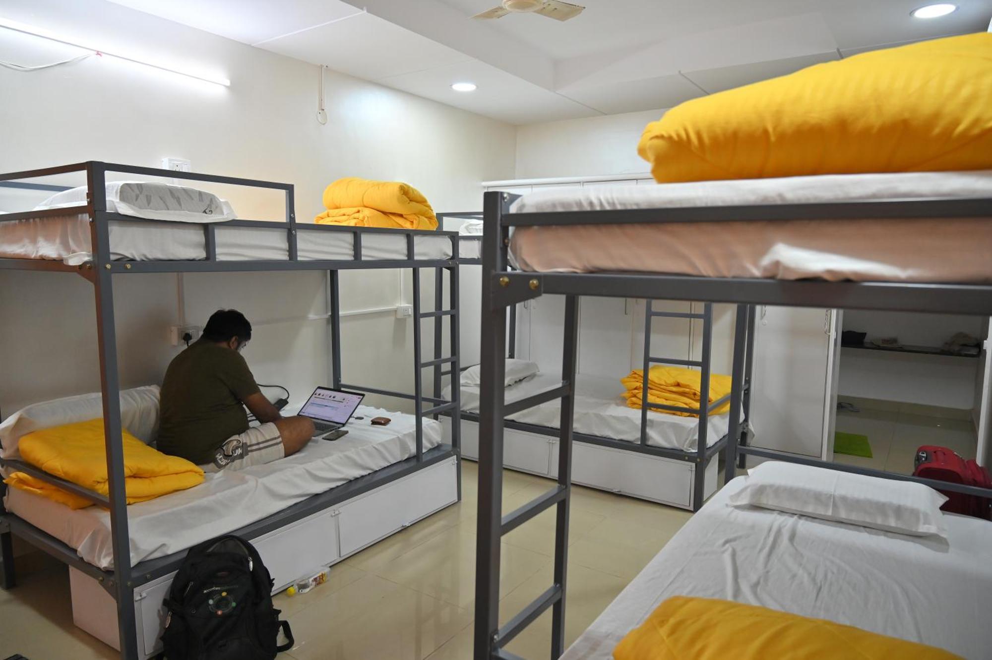 Hyderabad Wanderers Cave Hotel Bagian luar foto