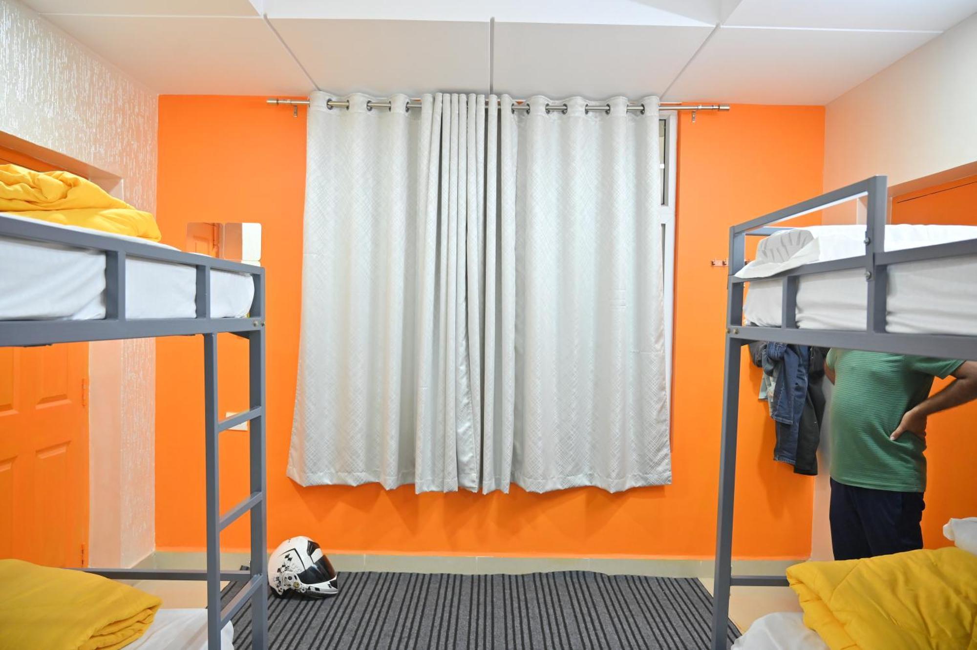 Hyderabad Wanderers Cave Hotel Bagian luar foto