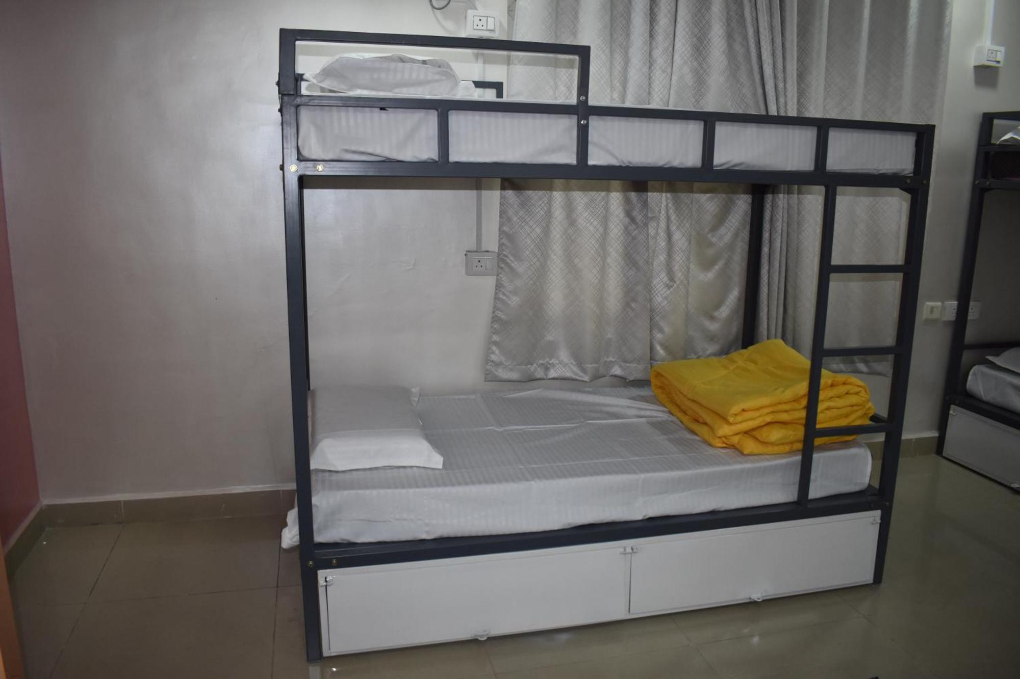 Hyderabad Wanderers Cave Hotel Bagian luar foto